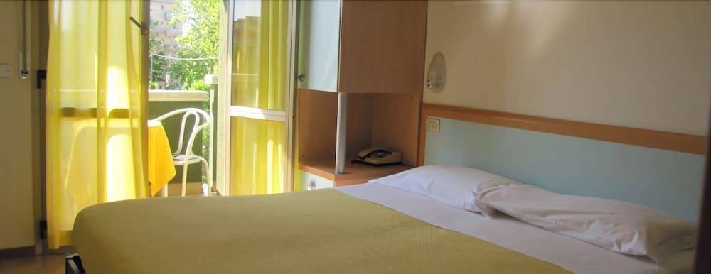 Hotel Etna - Nuova Gestione Romagnola All-Inclusive Spiaggia Parcheggio Riccione Eksteriør bilde