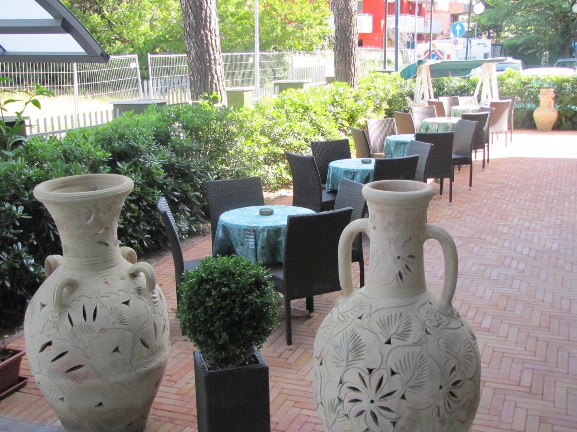 Hotel Etna - Nuova Gestione Romagnola All-Inclusive Spiaggia Parcheggio Riccione Eksteriør bilde