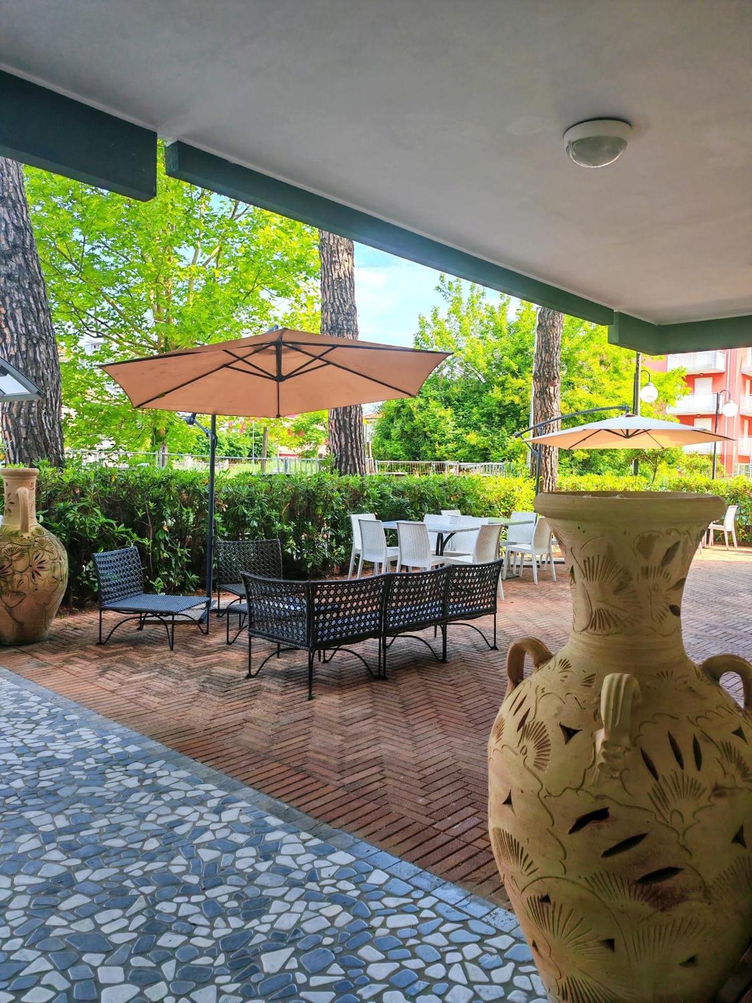 Hotel Etna - Nuova Gestione Romagnola All-Inclusive Spiaggia Parcheggio Riccione Eksteriør bilde
