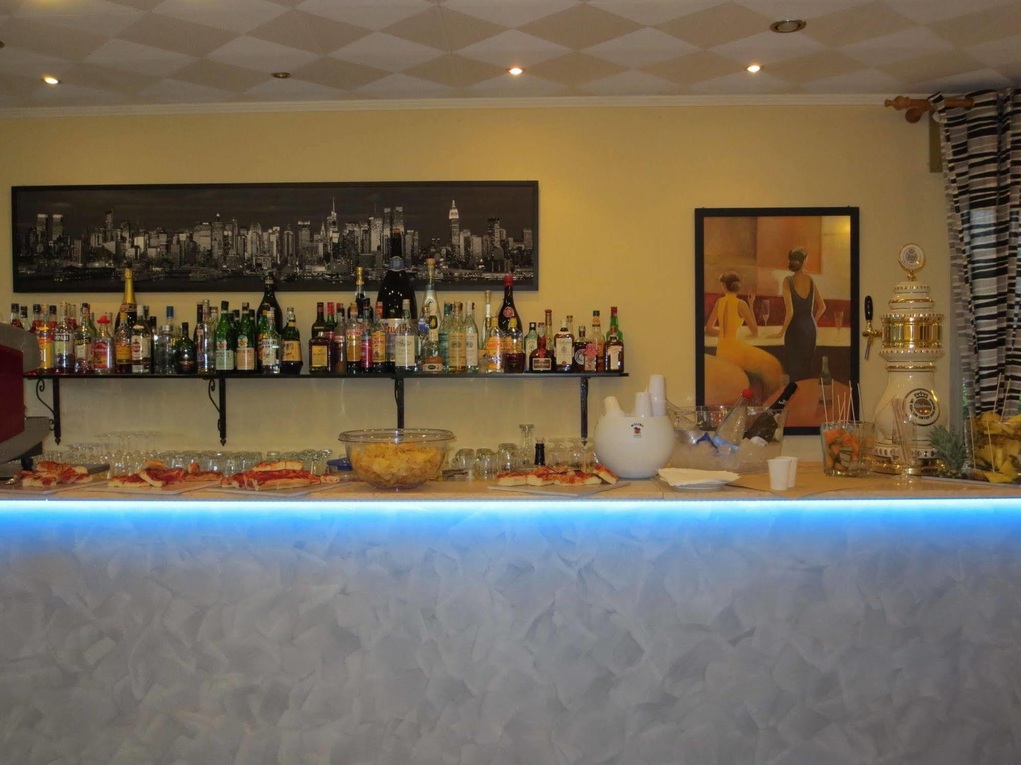 Hotel Etna - Nuova Gestione Romagnola All-Inclusive Spiaggia Parcheggio Riccione Eksteriør bilde
