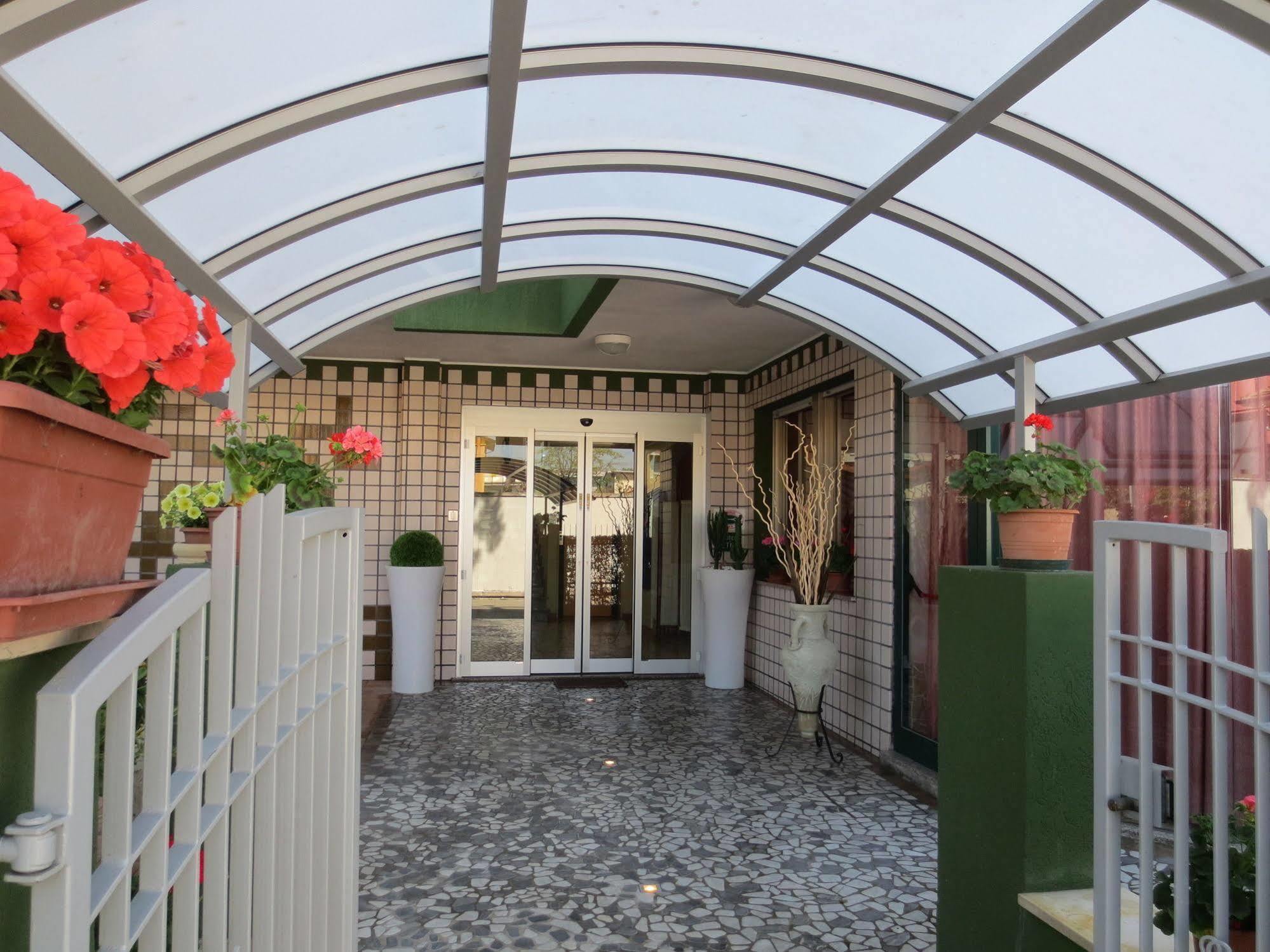 Hotel Etna - Nuova Gestione Romagnola All-Inclusive Spiaggia Parcheggio Riccione Eksteriør bilde